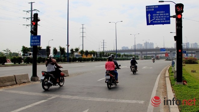 Nguoi Sai Gon co vuot den do, lan lan, bang ngang duong?-Hinh-10